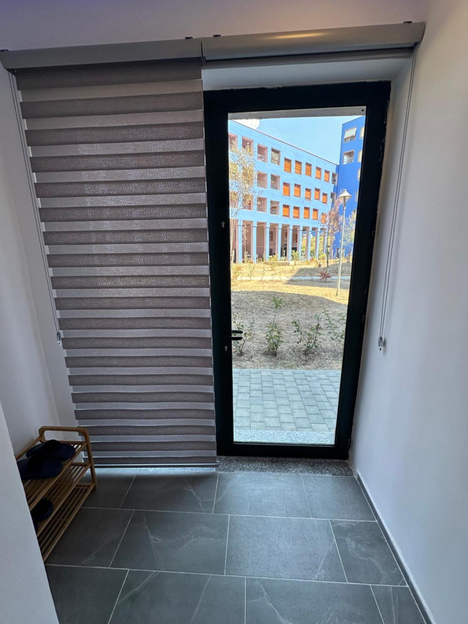 Sunflower Apartment Tirana Esterno foto