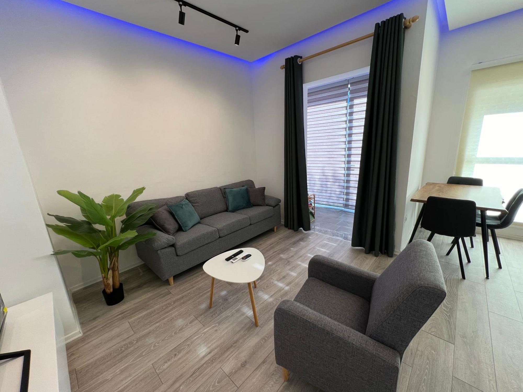 Sunflower Apartment Tirana Esterno foto