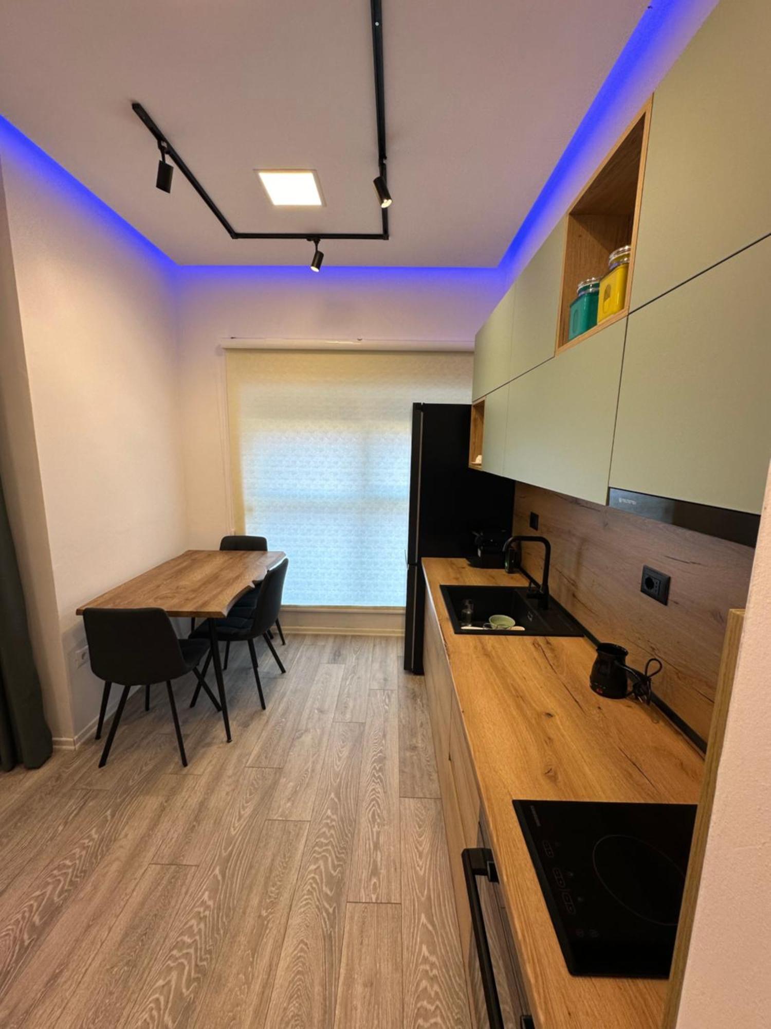 Sunflower Apartment Tirana Esterno foto